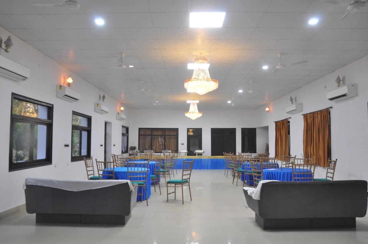 Hotel Eagle Nest Bharatpur Exterior foto